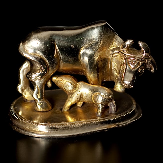 ブラス製 聖牛スラビー像 Kamadhenu[5.2cm] の通販 - TIRAKITA.COM