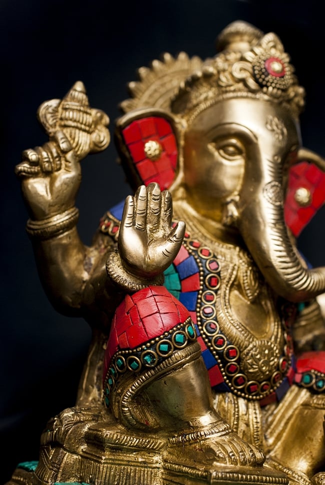 【一点もの】緑青石装飾のガネーシャ[高さ：27cm] 5 - 石が埋め込まれており美しい仕上がりです。