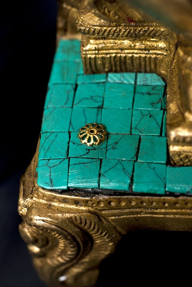 【一点もの】緑青石装飾のガネーシャ[高さ：27cm] 7 - 台座も美しく装飾されています。