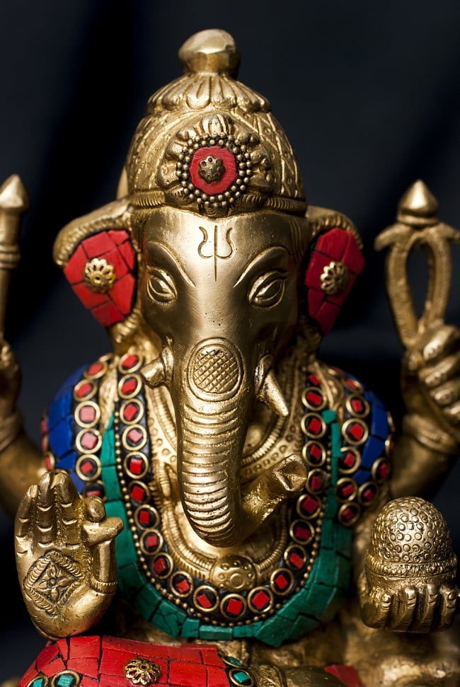 【一点もの】緑青石装飾のガネーシャ[高さ：21.5cm] 2 - 美しい顔立ちです。