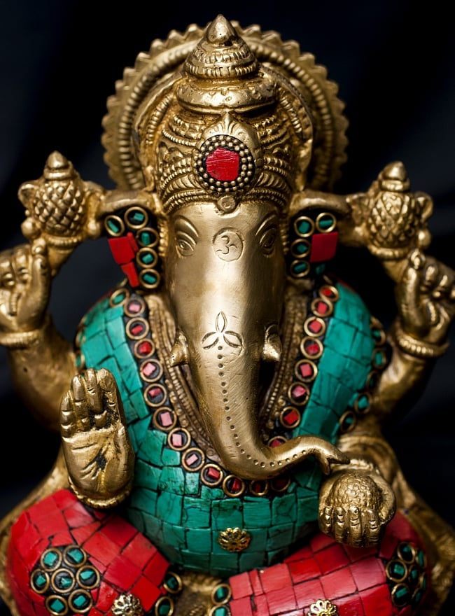 【一点もの】緑青石装飾のガネーシャ[高さ：20.5cm] 2 - 美しい顔立ちです。