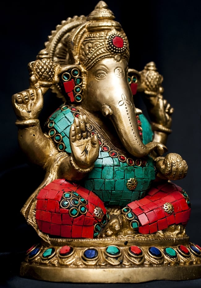 【一点もの】緑青石装飾のガネーシャ[高さ：20.5cm] 4 - 少し下から見てみました。遠くを見透かすような眼差しです