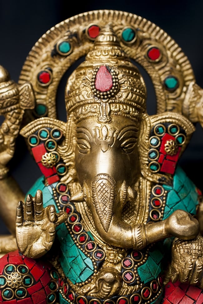 【一点もの】緑青石装飾のガネーシャ[高さ：22cm] 2 - 美しい顔立ちです。