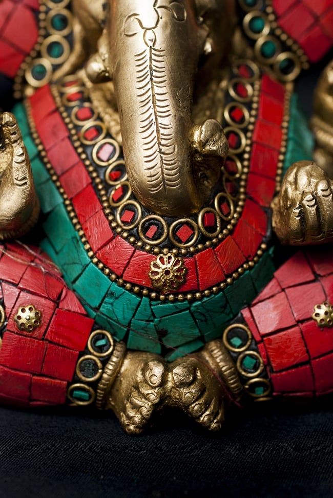 【一点もの】緑青石装飾のガネーシャ[高さ：12cm] 5 - 豊かな腹部の表現です。