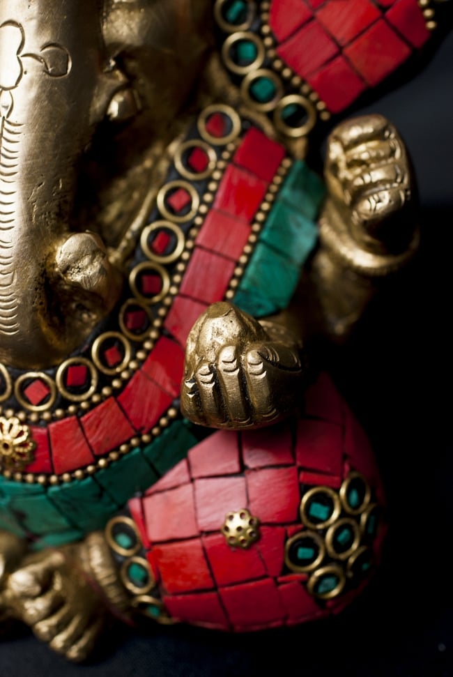 【一点もの】緑青石装飾のガネーシャ[高さ：12cm] 6 - 石が埋め込まれており美しい仕上がりです