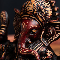 [インド品質]手彫り模様のあぐらガネーシャ像[14.5cm] - サブ4