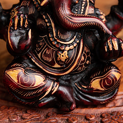 [インド品質]手彫り模様のあぐらガネーシャ像[14.5cm] - サブ5