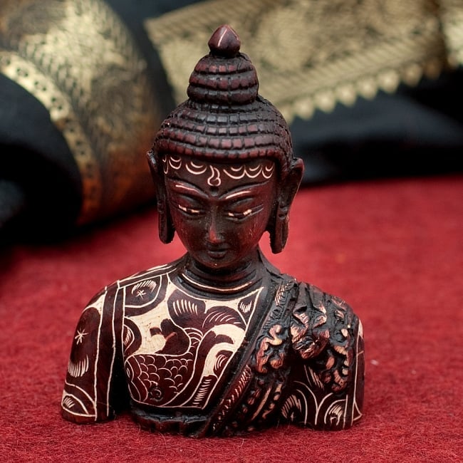 手彫り模様の半身ブッダ像[10cm]の写真レジン　神様,ヒンドゥー教,仏教,置物,仏陀,釈迦,仏像,ゴータマ・シッダッタ,吉祥文様,マントラ