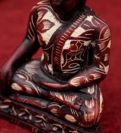 手彫り模様のブッダ像[3.2cm] - サブ5