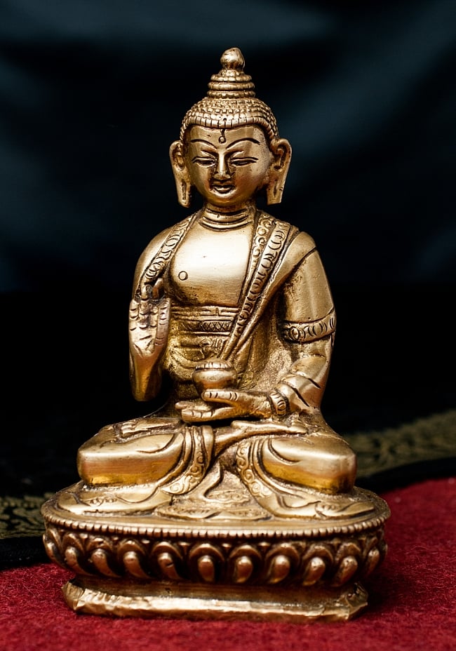 アモーガシッディー - 不空成就如来 - 14.5cmの写真1枚目です。正面から撮影しました。仏陀,仏像,神様像,ブラス,像