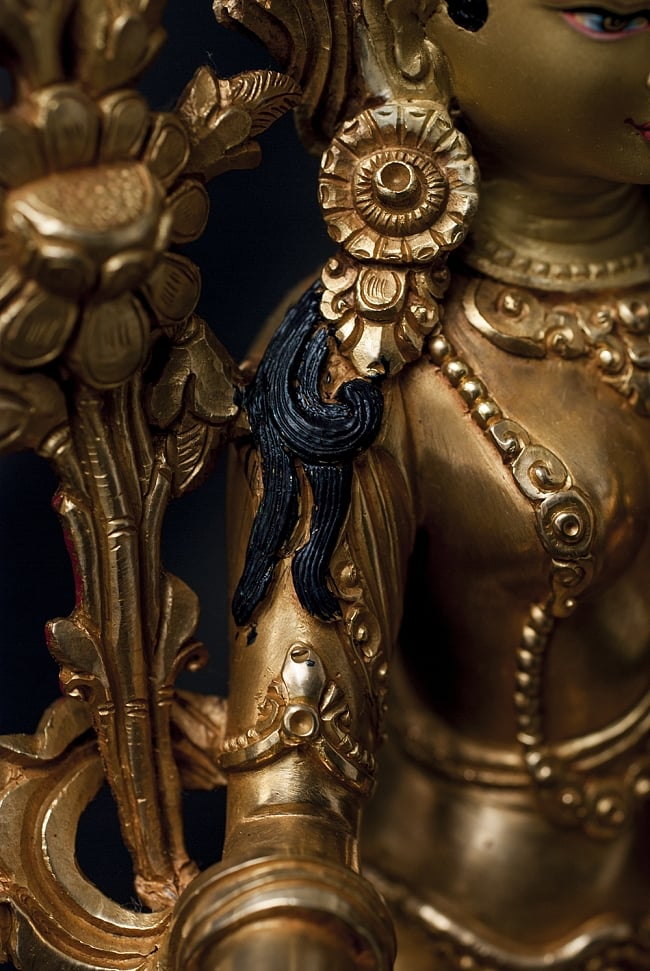 多羅菩薩（ターラー） 銅造鍍金仕上げ - 23cm 14 - 肩から二の腕にかけてになります。