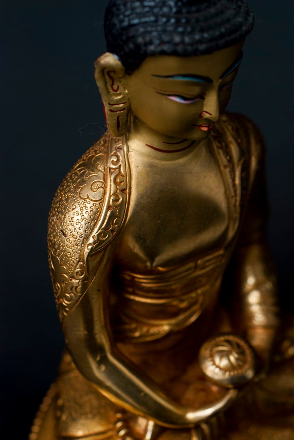 仏教美術 阿弥陀仏座像 銅製鍍金色彩仏像 時代物 旧家蔵出し コレクター放出品 Amazon｜仏教美術 阿弥陀仏座像 銅製鍍金色彩仏像 時代物 旧家