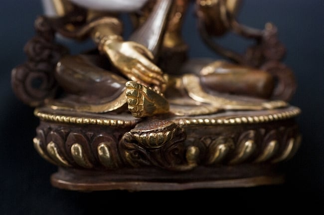弁財天（サラスヴァティ） 銅造鍍金仕上げ - 15cm 16 - 台座の様子です。