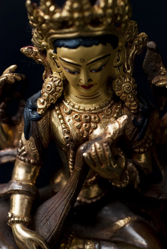弁財天（サラスヴァティ） 銅造鍍金仕上げ - 15cm 8 - 音楽の神としての性格から、ヴィーナを持った姿で表現されます。