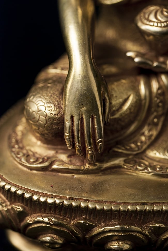 阿しゅく如来（アクショービヤ） 銅造鍍金仕上げ - 20cm 9 - スラリと長い指が美しいです。