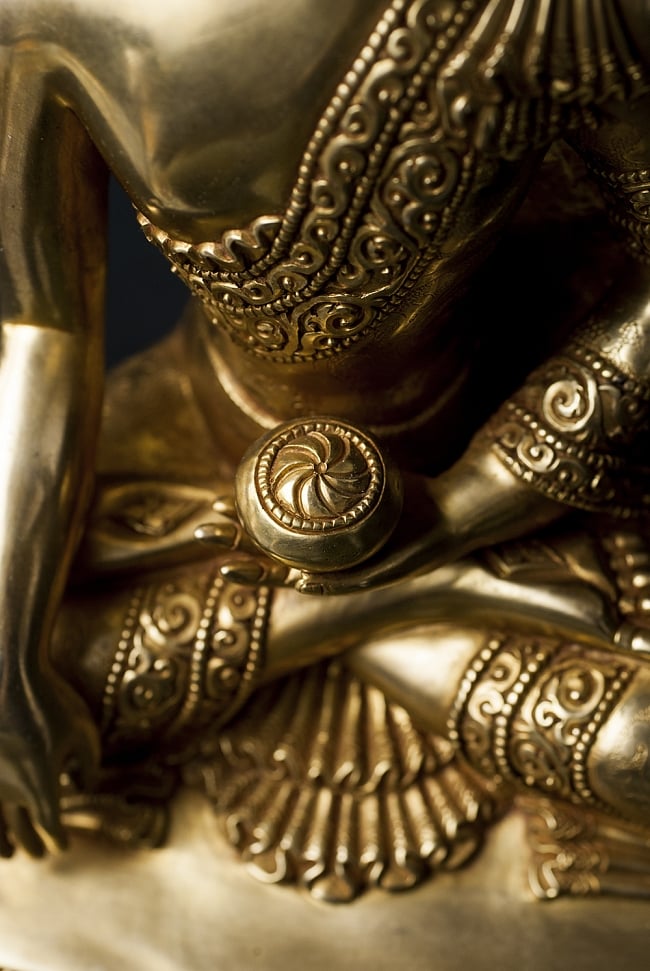仏陀（ブッダ） 銅造鍍金仕上げ - 32cm 11 - 上から足元をみてみました。