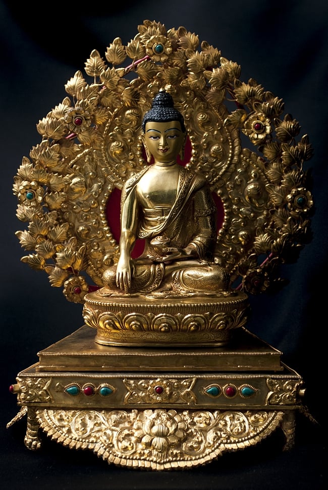 神像・仏像用台座 - 銅造鍍金仕上げ 18 - 阿しゅく如来(アクショービヤ) 銅造鍍金仕上げ - 20cm(TI-RSDL-1369)を設置してみました。