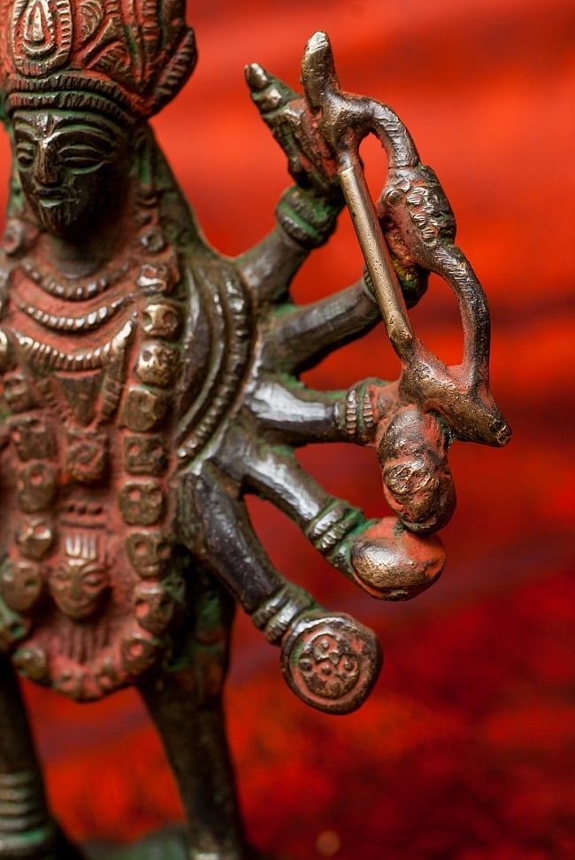 アンティーク仕立てブラス製 カーリー - [高さ：約16cm] 5 - 駒中ところまで作り込まれています。