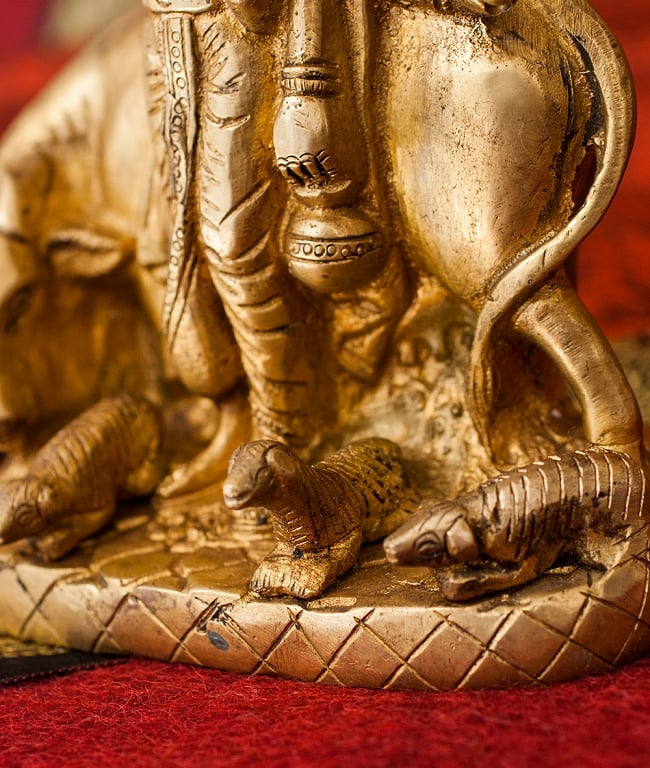 ブラス製 ダッタトレーヤ - [高さ：約16.5cm] 6 - 細かなところも丁寧に作り込まれていますね