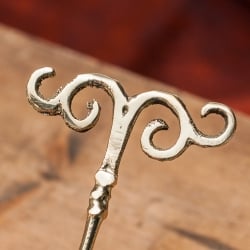 金属製のピアススタンド　ゴールド - サブ2