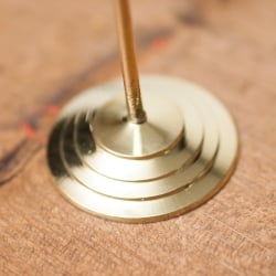 金属製のピアススタンド　ゴールド - サブ3