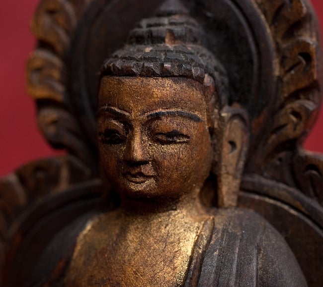 [一点もの]木彫りの仏陀（ブッダ） - 18cm 2 - お顔の部分をアップにしました