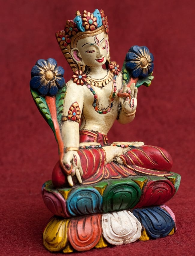[一点もの]木彫りのホワイト・ターラー - 20.5cmの写真1枚目です。一刀一刀、ネパールの人々が手彫したターラ仏像になります一点もの,木彫り,アンティック,ターラ,ターラー,仏陀,ブッダ,仏像,神像
