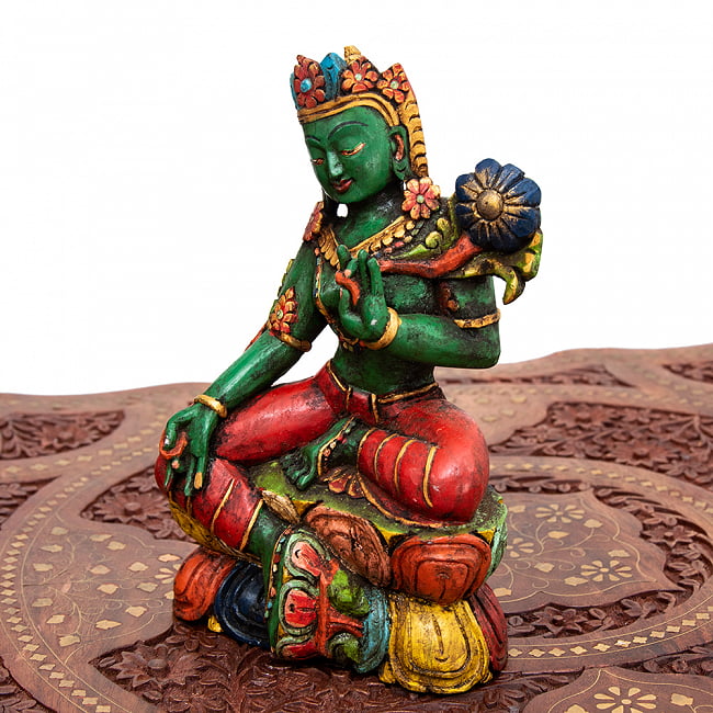 木彫りのグリーン・ターラー - 20.5cmの写真1枚目です。一刀一刀、ネパールの人々が手彫したターラ仏像になります一点もの,木彫り,アンティック,ターラ,ターラー,仏陀,ブッダ,仏像,神像