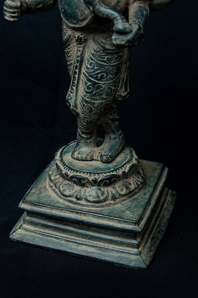 アンティーク仕立て ガネーシャ立像(30.5cm) 6 - どこかスラリとした印象与える立像ですね。