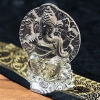 インドの神様 ガラス製ペーパーウェイト〔8cm×6.5cm〕 - 笛吹きガネーシャの商品写真