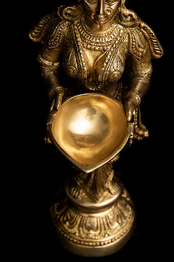 ブラス製 ディワリ・ラクシュミー像 (大型 高さ:約56.5cm) - サブ5