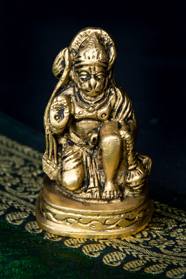 ブラス製 ハヌマーン坐像 - 6.5cmの写真1枚目です。ハヌマーン坐像です。ハヌマーン,神様像,ラーマーヤナ,猿族の王子様