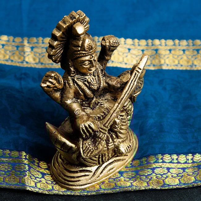 ブラス製 サラスヴァティ像 - 8cm 10 - デザイン1。楽器の弦が彫られています