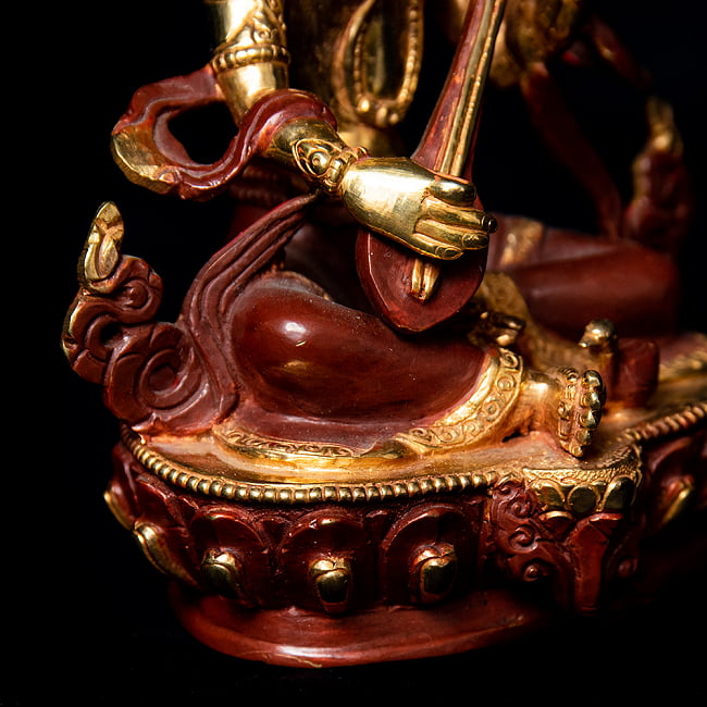 弁財天（サラスヴァティ） 銅造鍍金仕上げ - 16cm 11 - 膝周りの様子です。