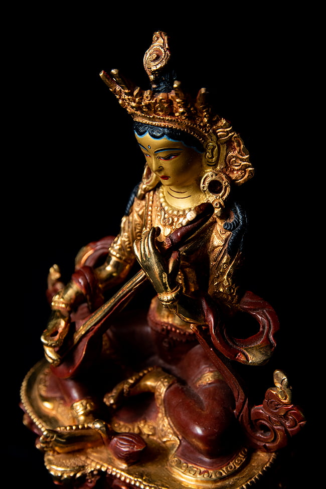 弁財天（サラスヴァティ） 銅造鍍金仕上げ - 16cm 9 - 陰影が濃くなると存在感の増す神像です。