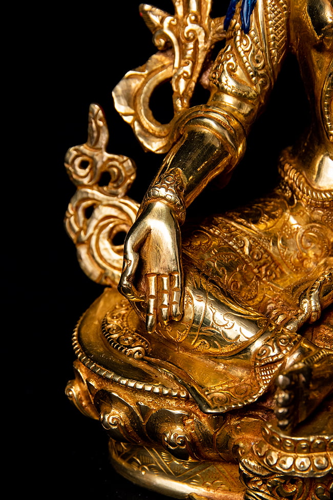 緑多羅菩薩（グリーンターラー） 銅造鍍金仕上げ - 22.5cm 9 - 衣も丁寧に彫り込まれています。