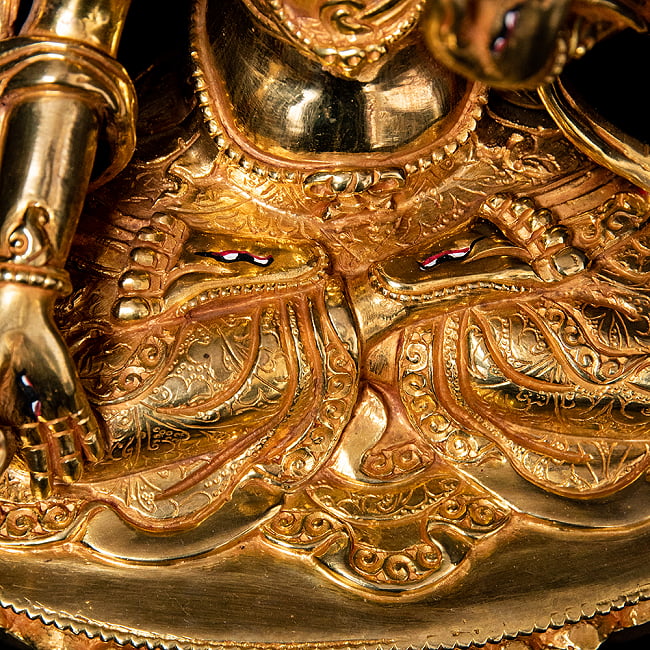 白多羅菩薩（ホワイト・ターラー） 銅造鍍金仕上げ - 26cm 13 - 足裏にも眼が描かれています。