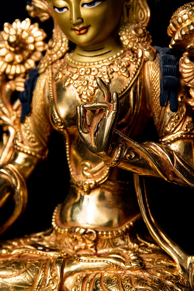 白多羅菩薩（ホワイト・ターラー） 銅造鍍金仕上げ - 26cm 7 - 複数の眼を持つ姿は、一切の衆生を見守るためとされています。