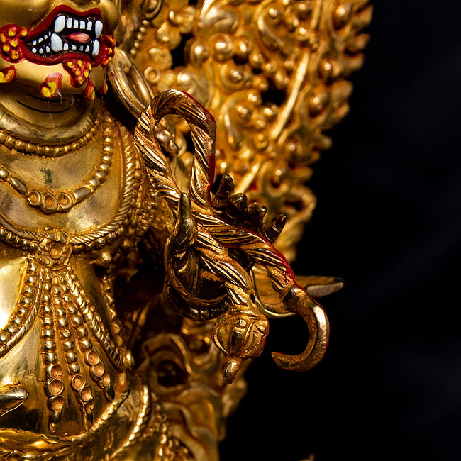 金剛手菩薩（ヴァジュラ・パニ） 銅造鍍金仕上げ - 高さ33cm 7 - 豊かな造形です。
