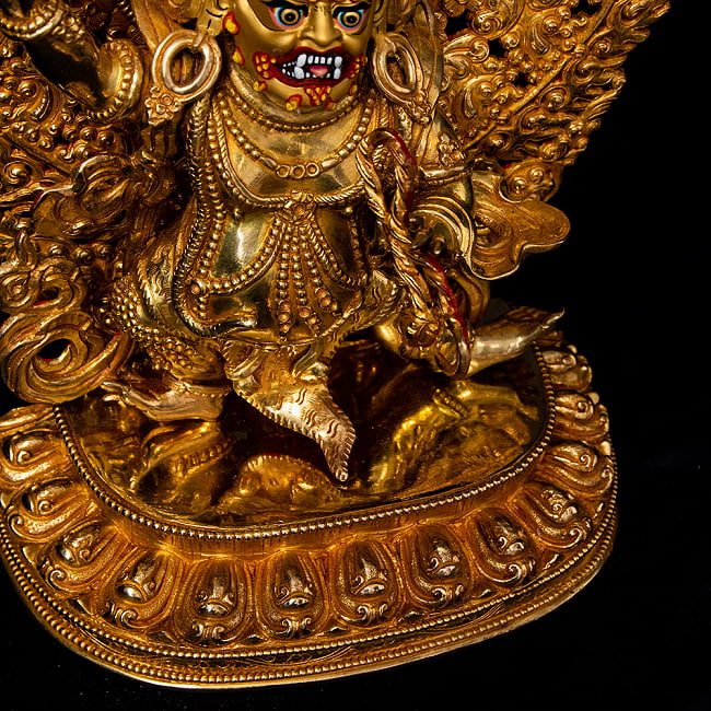 金剛手菩薩（ヴァジュラ・パニ） 銅造鍍金仕上げ - 高さ33cm 8 - 足元にかけての様子です。