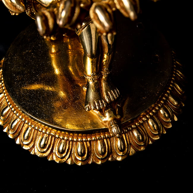 大悲空智金剛（ヘーヴァジュラ） 銅造鍍金仕上げ - 30cm 19 - 足元では悪鬼が踏みつけられています。