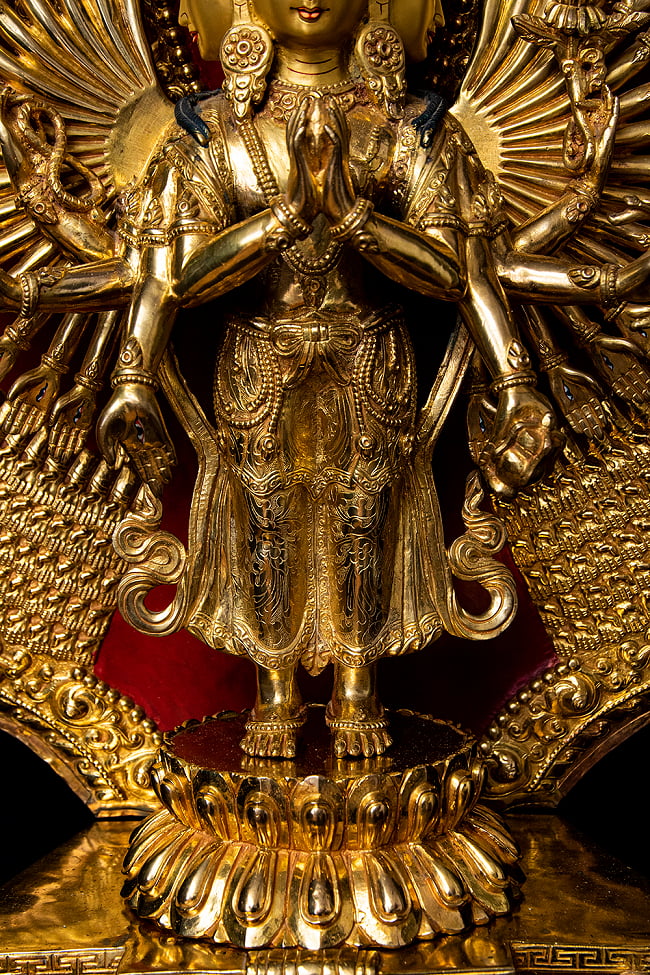 十一面千手千眼観音菩薩立像 銅造鍍金仕上げ - 高さ約80cm 20 - 足元の様子です。