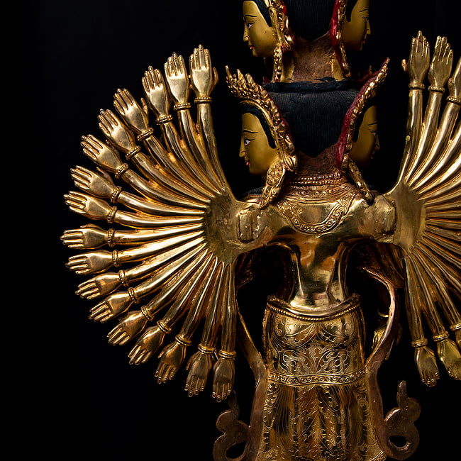 十一面千手千眼観音菩薩立像 銅造鍍金仕上げ - 高さ約80cm 27 - 背面も丁寧に作り込まれています。