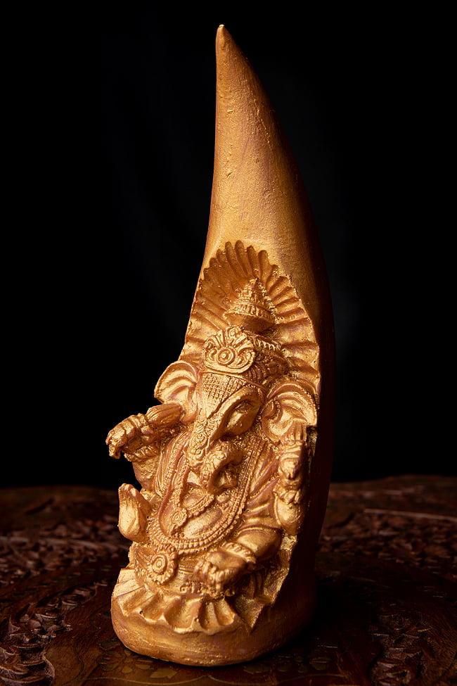 トゥースガネーシャ　ゴールド[20cm]の写真1枚目です。静かな存在感のある神像です。こちらは【1：プレーンガネーシャ】です。神様,神様像,レジン　神様,インド　神様
