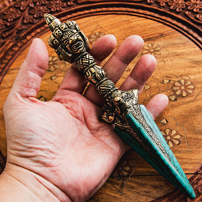 ターコイズ装飾　プルパ（キーラ・金剛蕨） - 21.5cm 8 - 手に取るとこれくらいの大きさです。