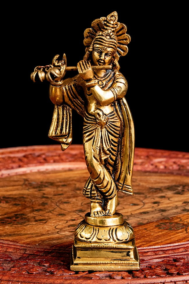 ブラス製 笛を吹くクリシュナ〔15.5cm〕の写真1枚目です。笛を吹く姿が印象的なクリシュナ像です。クリシュナ,聖牛,ナンディン,ブラス製,ヒンドゥー,神様像