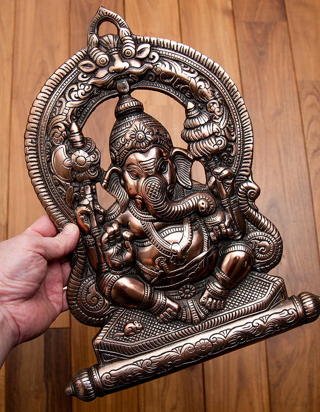〔壁掛けタイプ〕インドの神様ウォールハンギング -ガネーシャ 35cm 9 - これくらいのサイズ感になります。