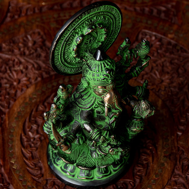 獅子を従えるガネーシャ - 高さ23.5cm 10 - 上からの様子です。