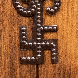 〔ストラップタイプ〕インドの神様ウォールハンギング - シヴァ三叉・オーン・スワスティカ 約9.5cm - サブ4