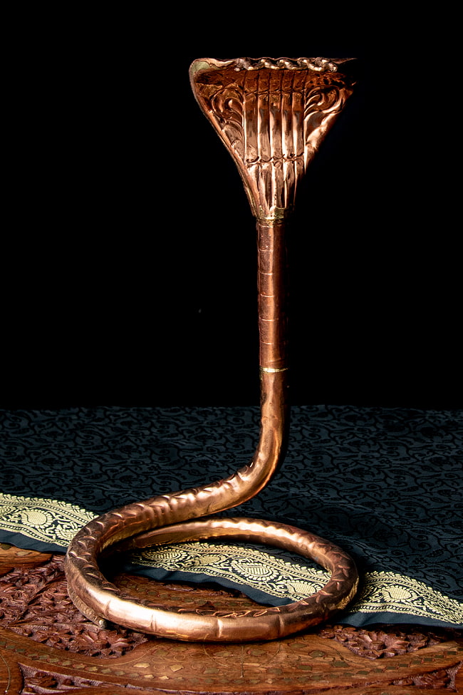 聖なる蛇 ナーガ 銅製 高さ：30cm程度 2 - 銅の質感が素敵です。